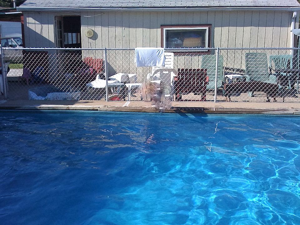 2nd image of 806 Wildwood Dr