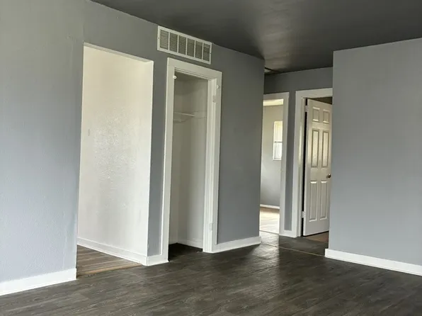 2932 N Ontario St, Toledo, OH 43611