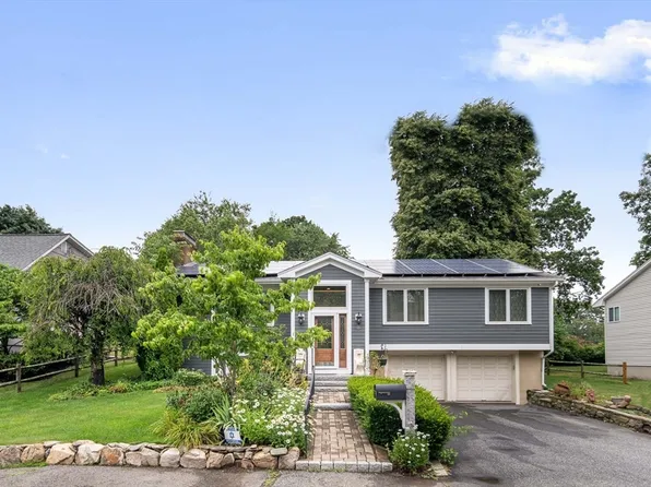 156 Woodbine Cir, Needham, MA 02494