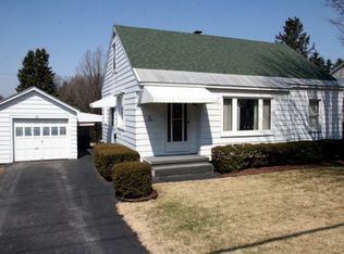 26 Clinton Rd, New Hartford, NY 13413