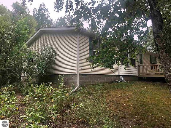 2nd image of 1009 Barcelona Dr