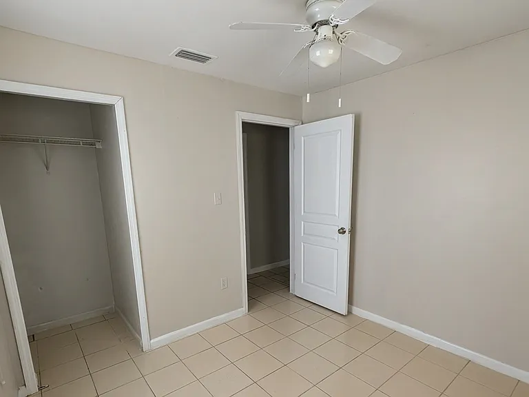 994 Coconut Cir W — Photo 20