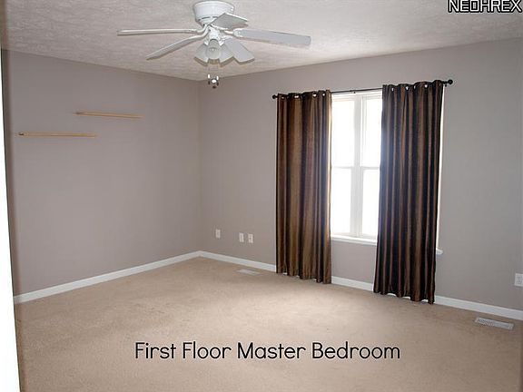 4th image of 3120 Pondview Dr