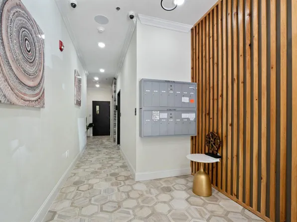 186 Kensington Avenue image 2 of 16