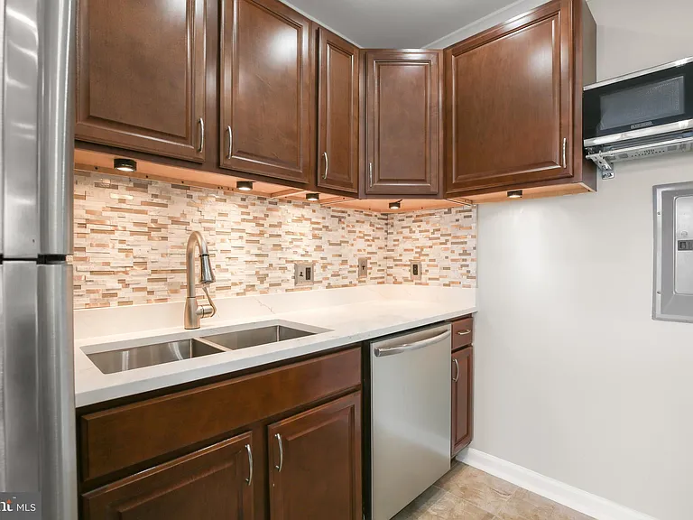 1604 Renate Dr #303 — Photo 8