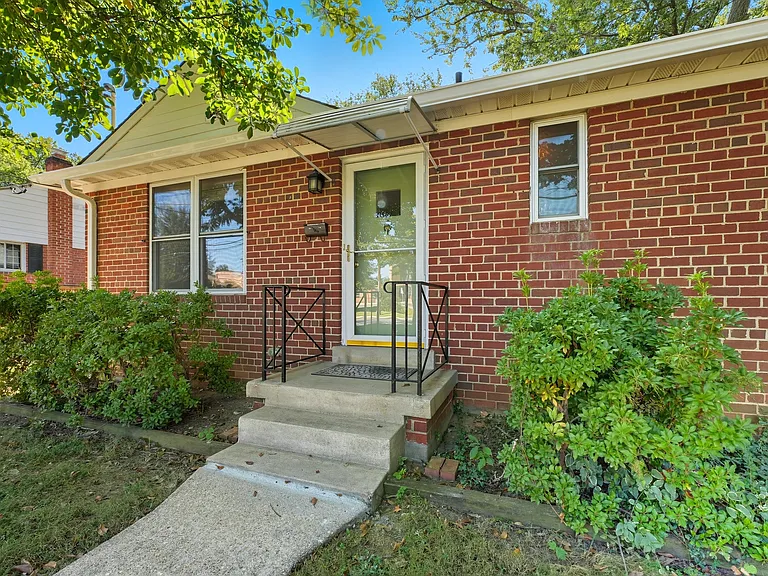 3306 Weller Rd — Photo 1