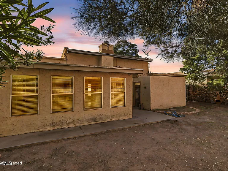 604 La Chapa Ave — Photo 28
