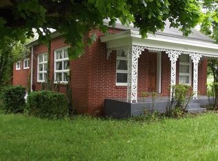 314 E Cross St, Dongola, IL 62926