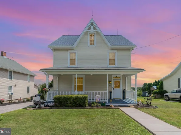 33 Morris Ave, Fawn Grove, PA 17321