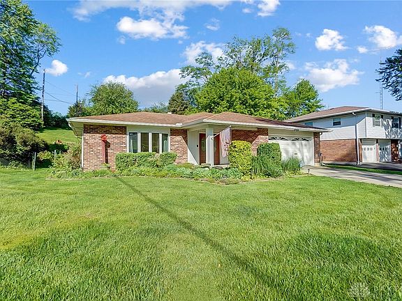 3rd image of 813 Cascade Dr