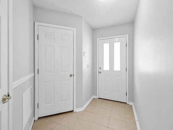 5th image of 2879 Lantana Lakes Dr W