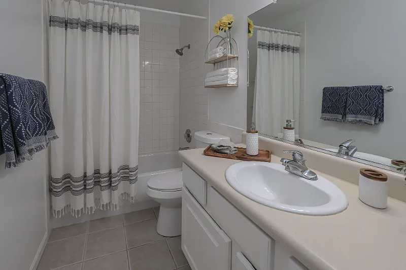 2 bed, 1.5 bath, 1650 sqft, $1,750 — Photo 4
