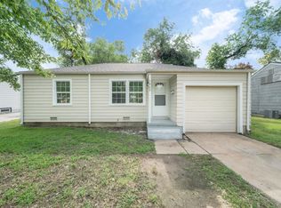 1863 S Ridgewood Dr, Wichita, KS 67218