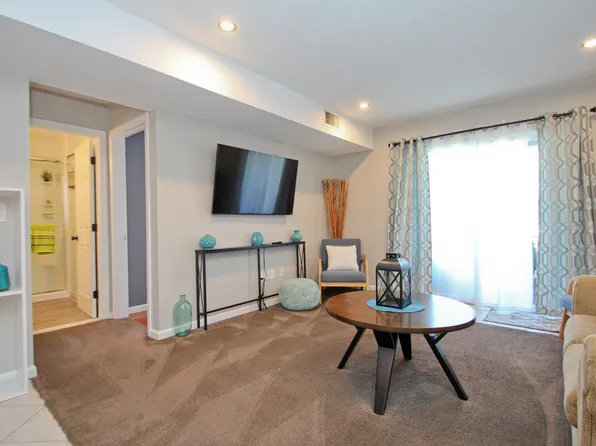 5 Concorde Way #A1, Windsor Locks, CT 06096