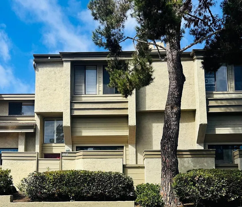3324 Caminito Eastbluff #160
