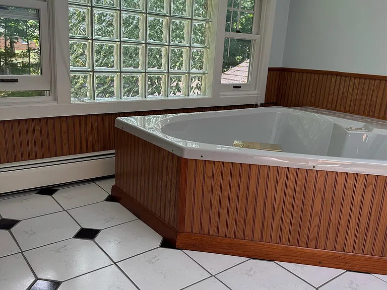 36 Beverly Pl — Photo 12