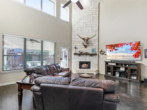 2605 Flowing Springs Dr, Fort Worth, TX 76177