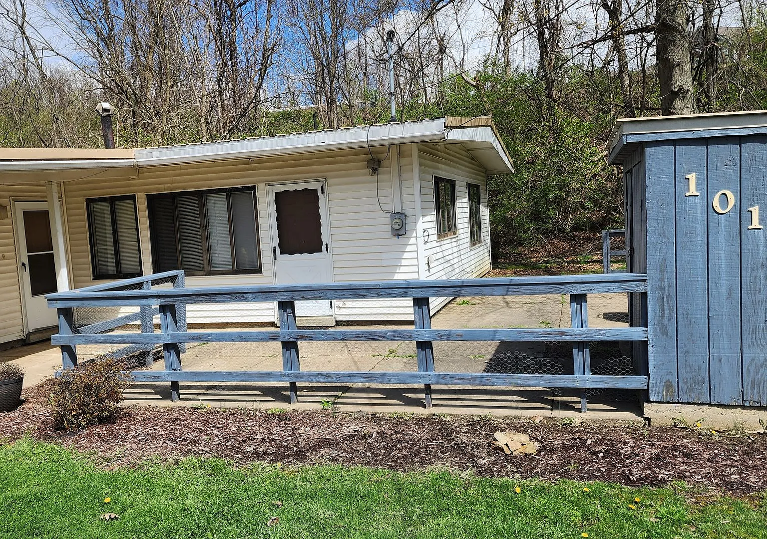 Three bedroom 1.5 house available for rent May 1 2026! — Photo 3