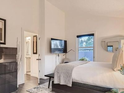 1984 S Cherry St, Denver, CO, 80222