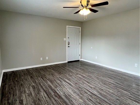 5th image of 803 Autumn Cir APT A