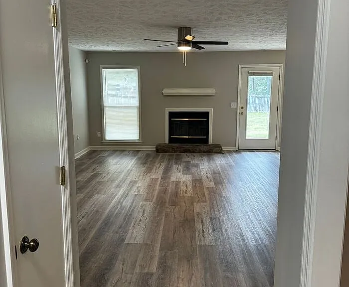 112 Thornbird Dr — Photo 4