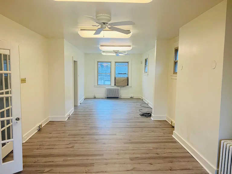 1118 S Braddock Ave — Photo 2
