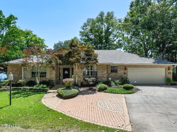 409 W Lakeshore Dr, Carriere, MS 39426