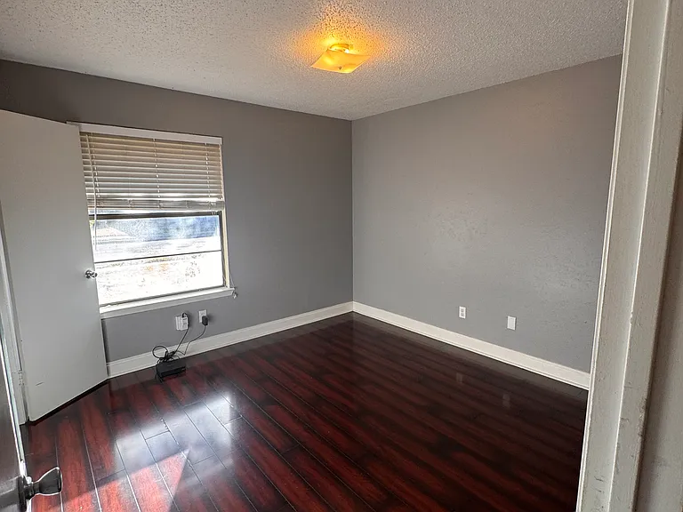 402 Fort Drum Dr — Photo 12