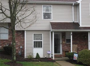 121 Old Village Ln, Bethel Park, PA 15102
