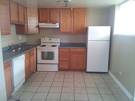 5th image of 4630 E Asbury Cir APT 01