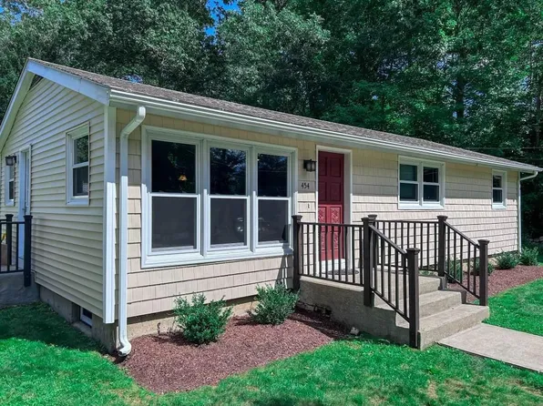 454 Read School House Rd, Coventry, RI 02816