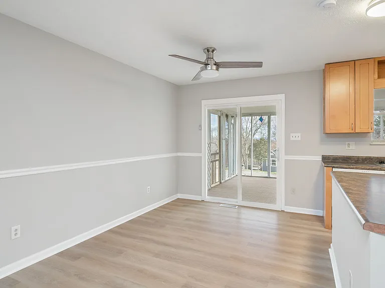 5712 Walden Woods Ct — Photo 8