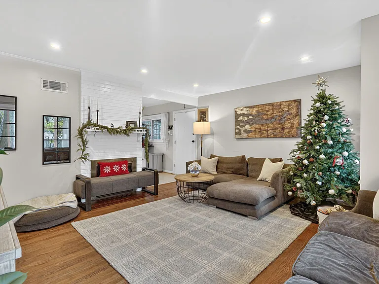 2802 Dawson Ave — Photo 5