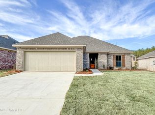 928 Riverside Ln, Pearl, MS 39208