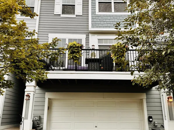 15588 Eastbrook Ln, Apple Valley, MN 55124