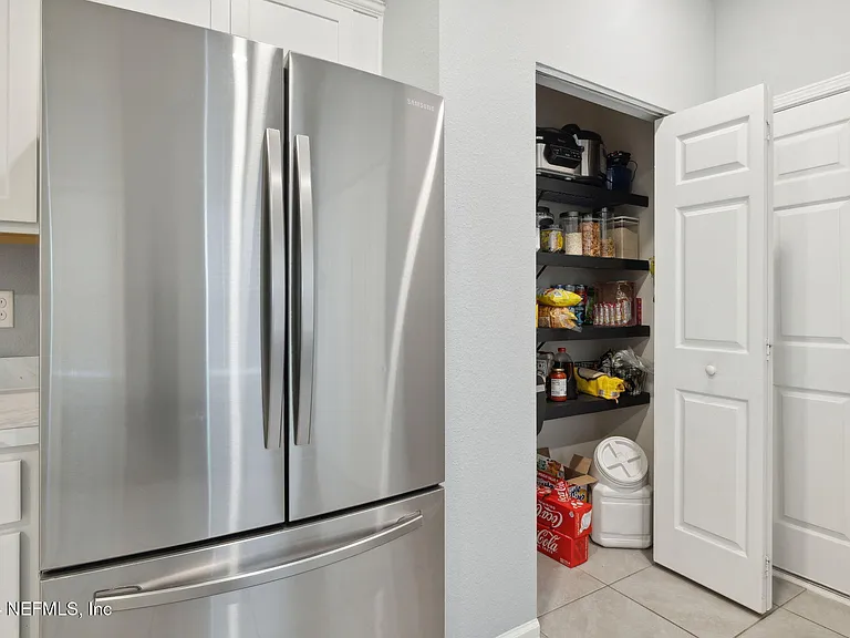 936 Capitol Pkwy — Photo 12