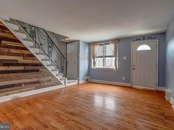 4th image of 1033 Tremont Dr