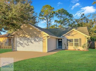 923 Pineland Ave, Hinesville, GA 31313