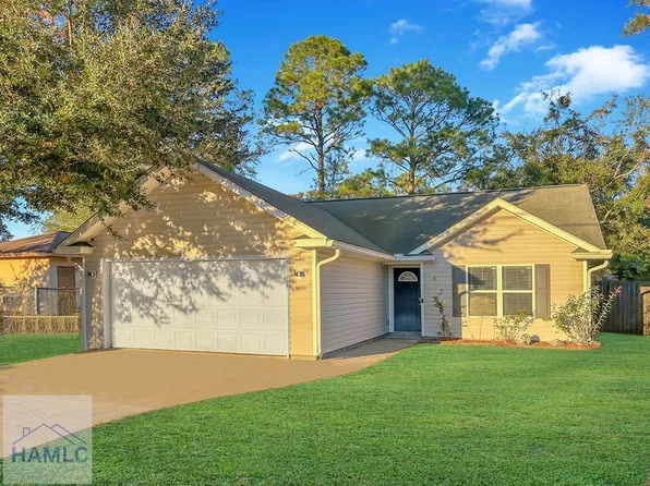 923 Pineland Ave, Hinesville, GA 31313