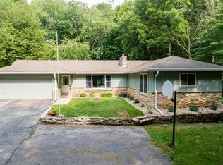 N7986 Green Tree Ln, Oconomowoc, WI 53066