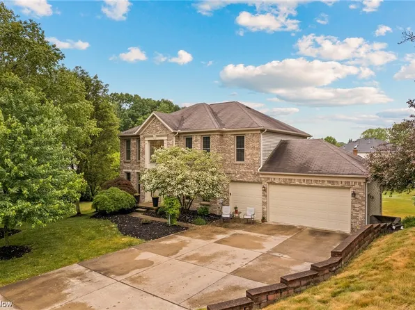 760 Berwick Ct, Akron, OH 44321