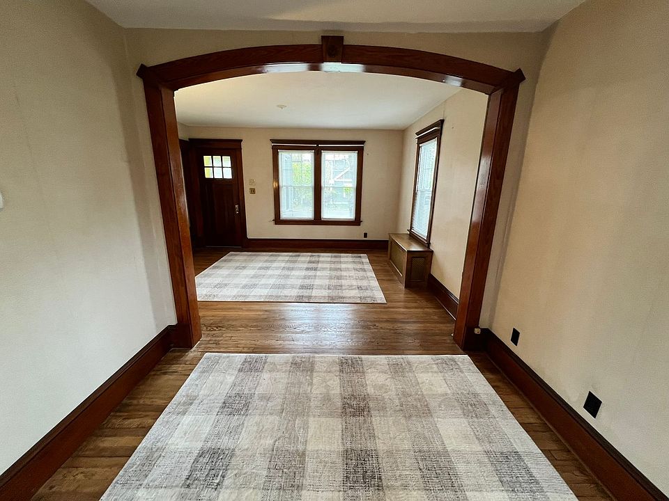 15 West St, Easthampton, MA 01027 Zillow