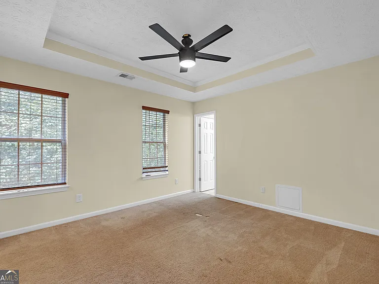5475 Hampton Ct S — Photo 14