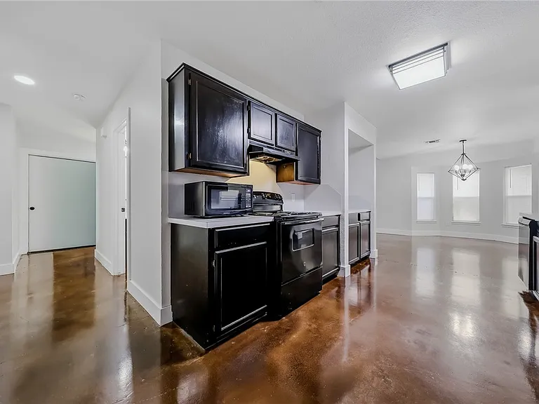 3029 Twin Creek Dr — Photo 8