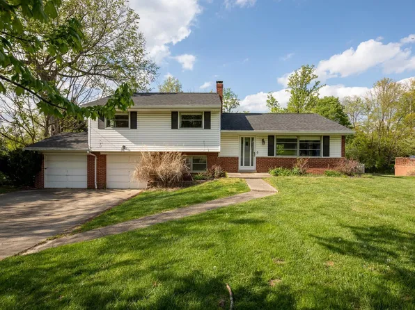 10466 Woodleigh Ln, Cincinnati, OH 45241