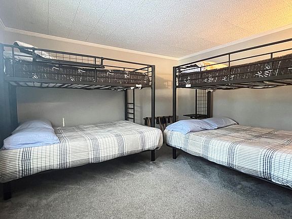 3rd image of 1115 W Easterday Ave