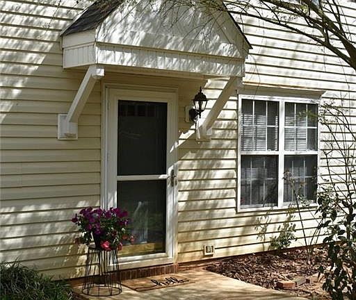 4th image of 22 Pickwick Pl