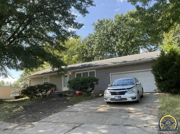 2141 SE Adams St, Topeka, KS 66605