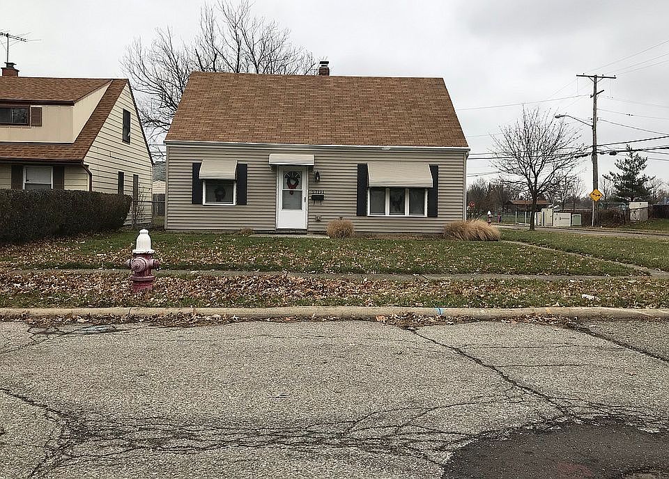 1st image of 27191 Drakefield Ave