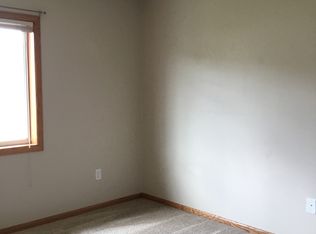 2111 Linden Trl, North Mankato, MN 56003